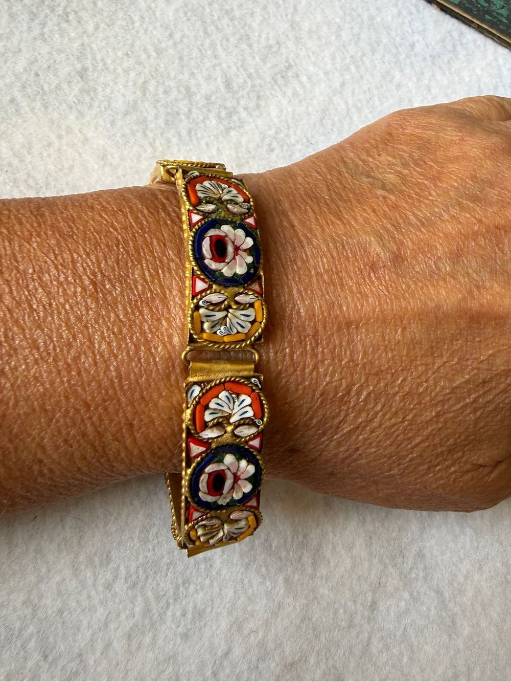 Italian Micro Mosaic Floral Link Bracelet Gold Tone Glass Tesserae 7” Vintage
